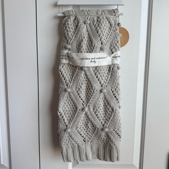 NWT Cupcakes & Cashmere Neutral Diamond Knit Baby Blanket - Picture 3 of 5